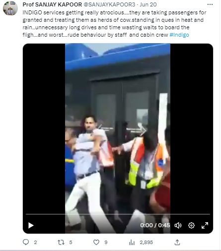A 2017 video of IndiGo staffers manhandling a passenger has gone viral with users falsely claiming it to be of a recent incident.
